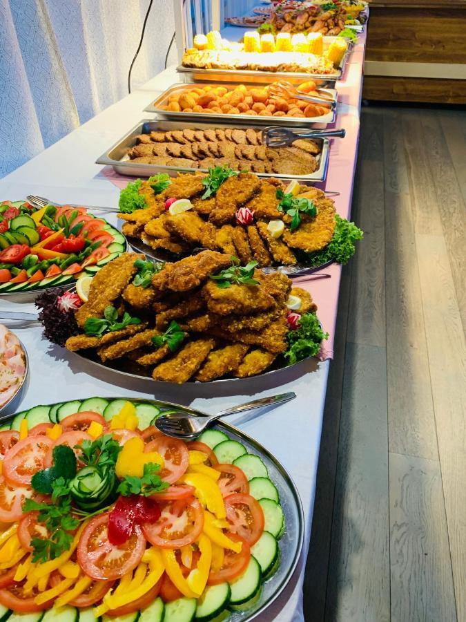 Horsky Hotel Jelenovska S Bazenem V Cene Валашске-Клобоуки Экстерьер фото