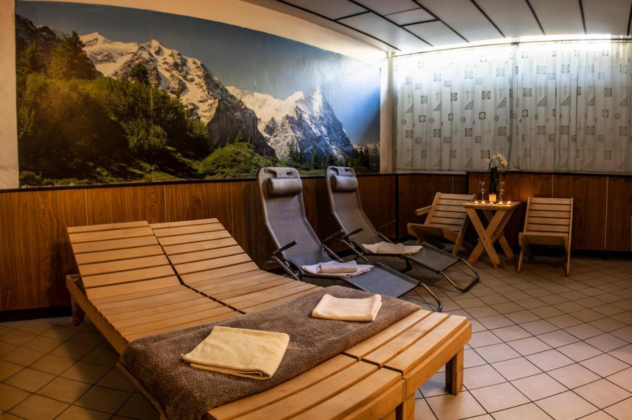 Horsky Hotel Jelenovska S Bazenem V Cene Валашске-Клобоуки Экстерьер фото