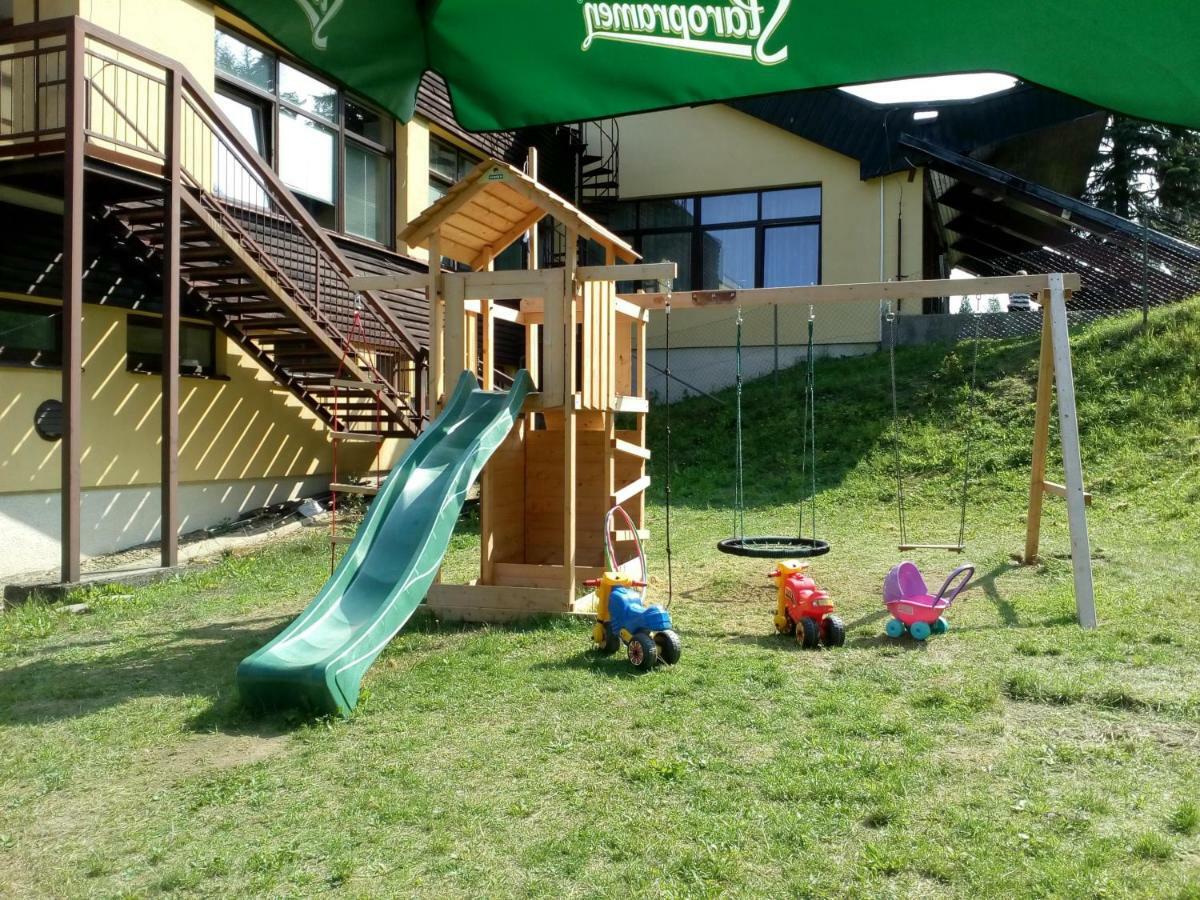 Horsky Hotel Jelenovska S Bazenem V Cene Валашске-Клобоуки Экстерьер фото